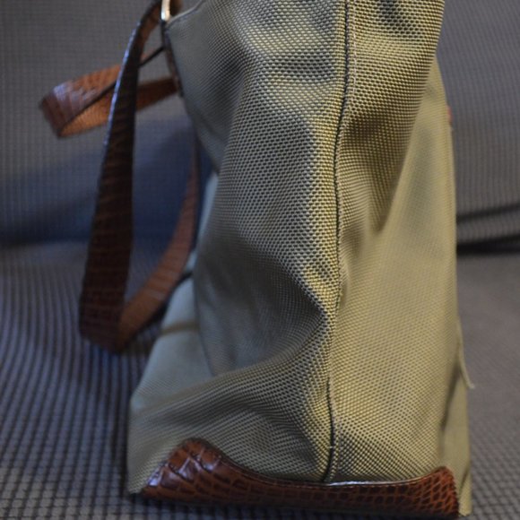 LEE's Needle ART Handle Bag Large Green Hacki faux Leather Handles approx. 18x11 - Picture 16 of 16